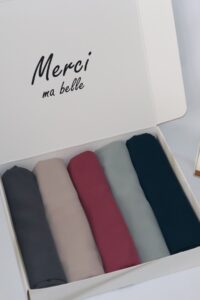 Box hijab Djouwariya 5 soie de Médine