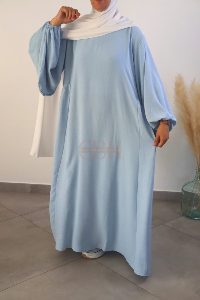 Abaya chic bleue manches bouffantes, tenue modeste élégante
