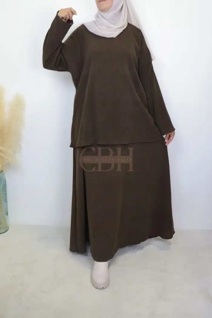 Ensemble jupe velours côtelé marron style modeste