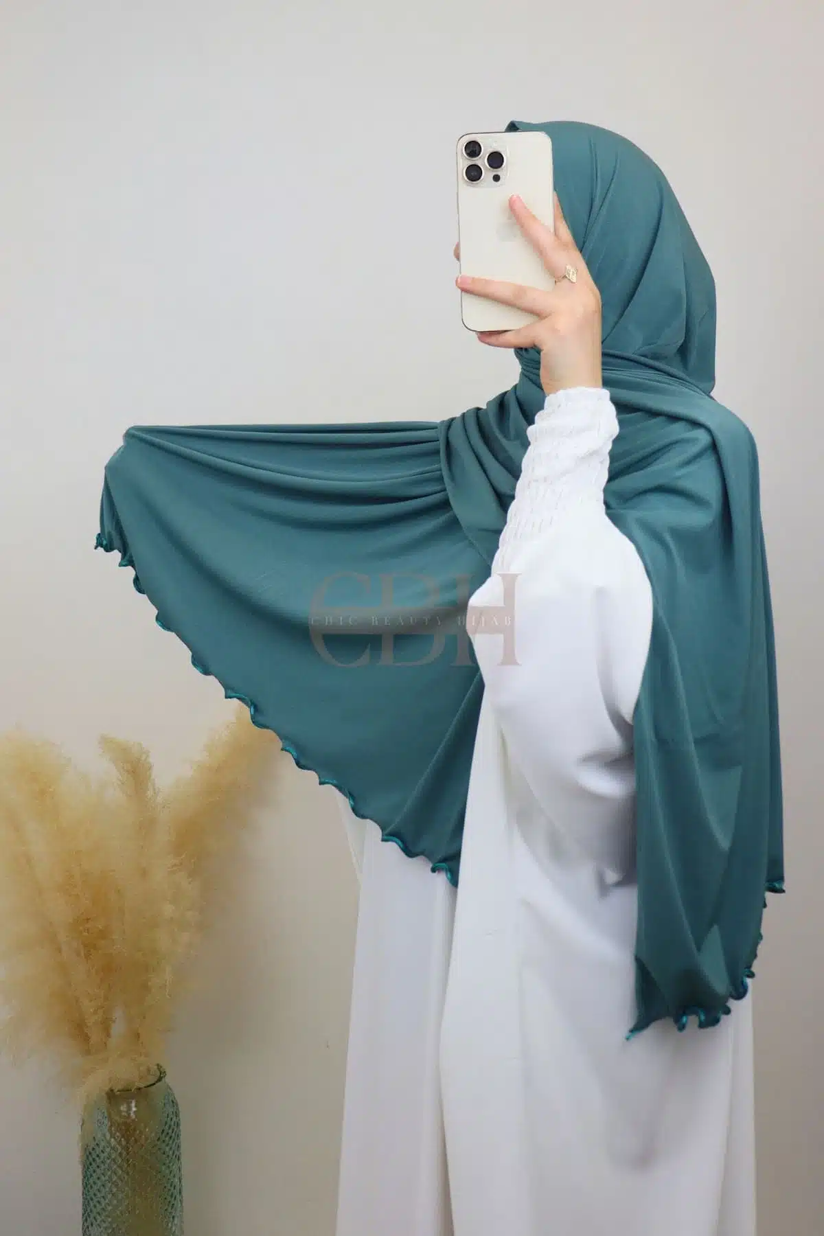 Hijab jersey premium frisé porté – détail texture
