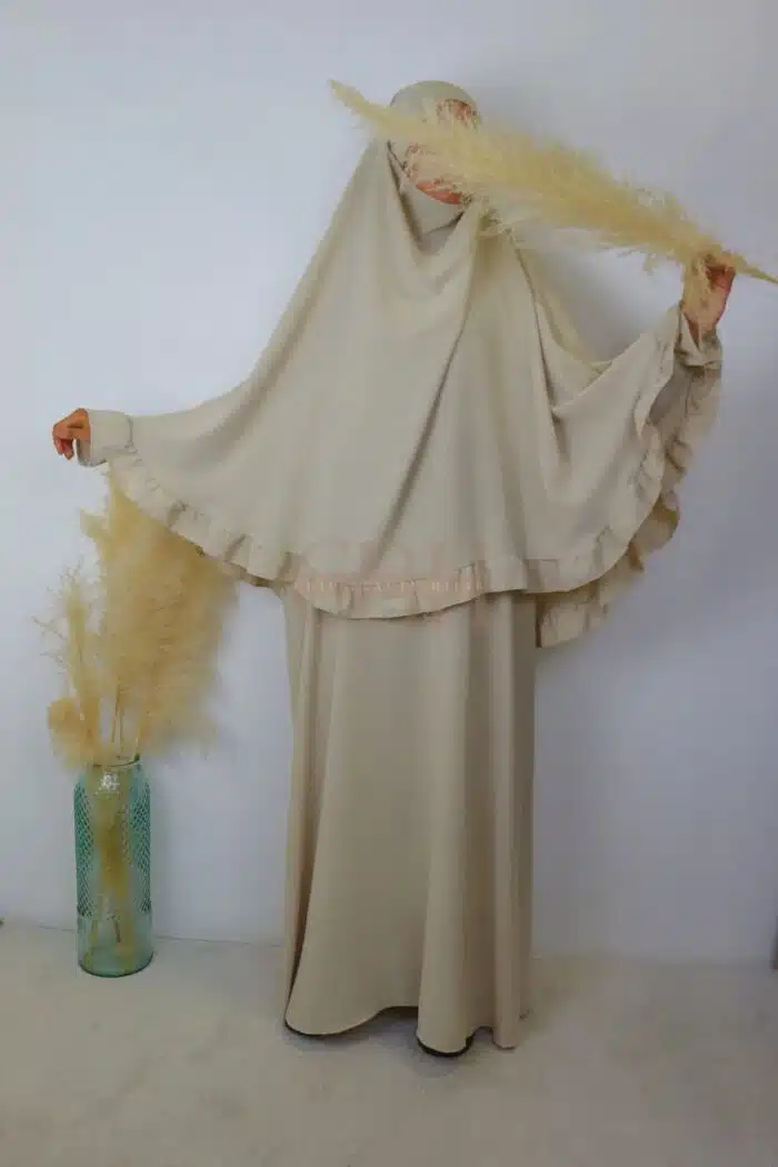 Détails du tissu jazz beige – abaya premium