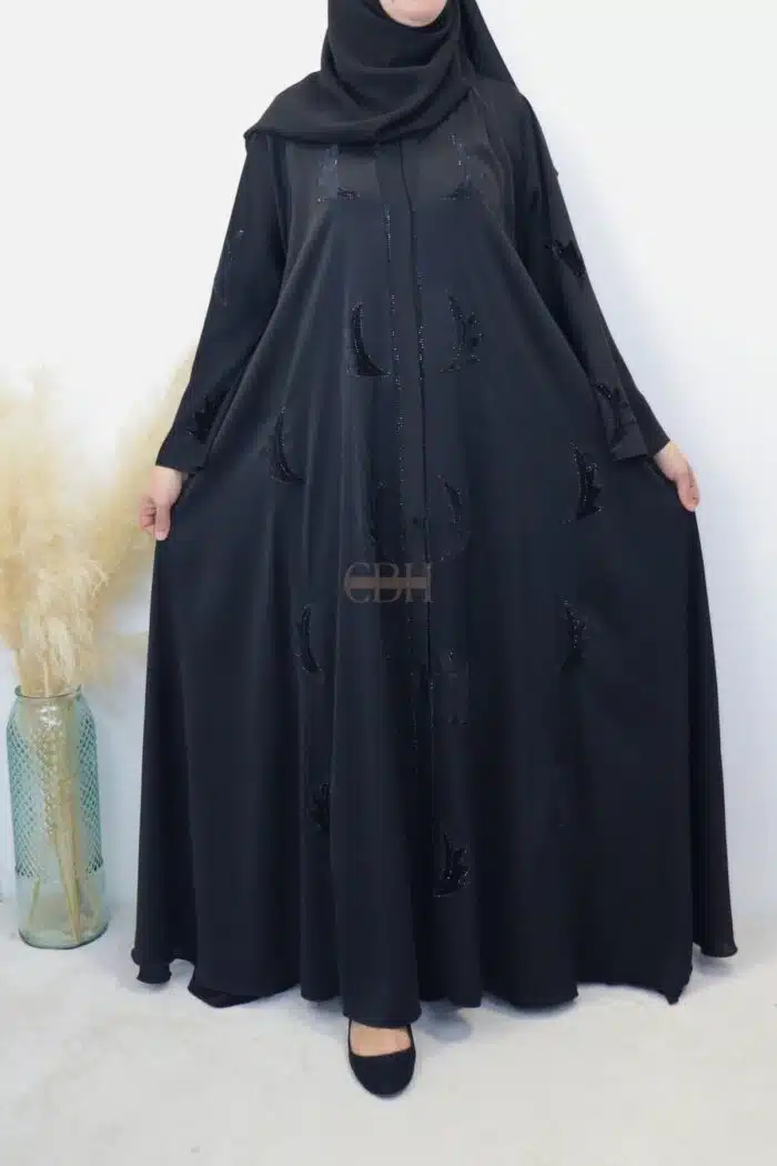 Abaya élégante Amira noire Dubaï avec détails brodés et perles pour femme