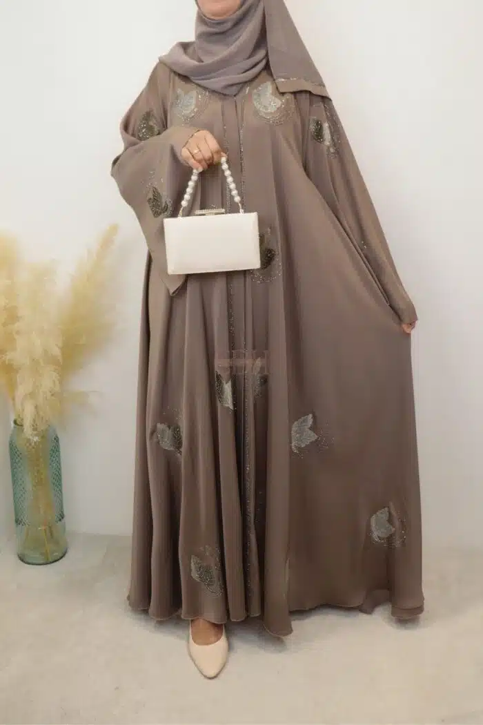 Abaya Meyra Dubaï luxe pour femmes, broderie fine et perles raffinées